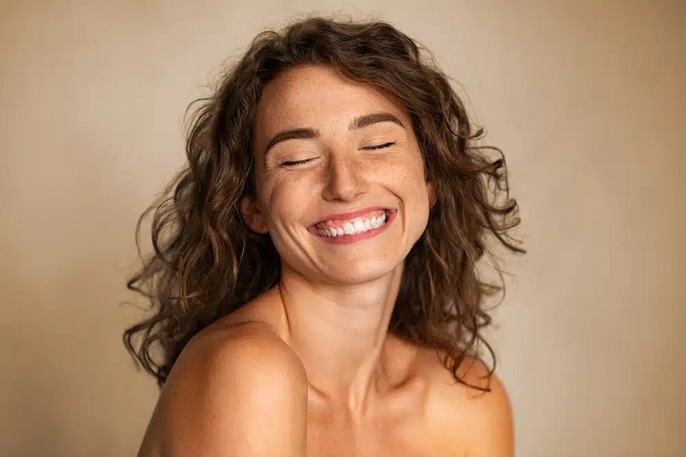 Say Goodbye to Dark Spots: Understanding & Treating Hyperpigmentation for a Flawless Complexion